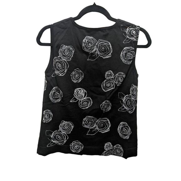 Field gear Women’s 2 Piece Black and White Rose Floral Pattern Button Up Sweater - Picture 5 of 13